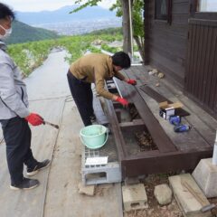 新しい板と張り替えます