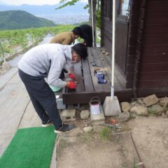 仕上げのペンキを塗って作業完了