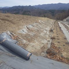 ラベンダー畑の防草シートがボロボロに破れたので雑草が生える前に張り替えることにしました