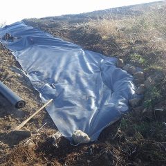 防草シートの張り替え作業終了
