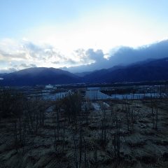 そして夕日は山の向こうに沈んで行きました