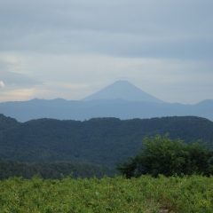 作業が終わると富士山に笠雲が掛かりました